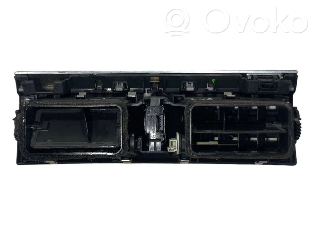 Центральная вентиляционная решетка