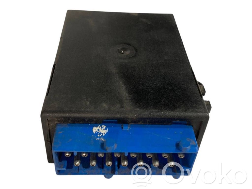 Logu tīrītāju relejs