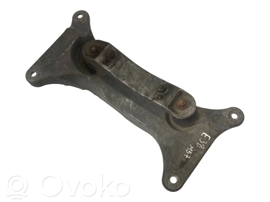 Кронштейн крепления трансмиссии