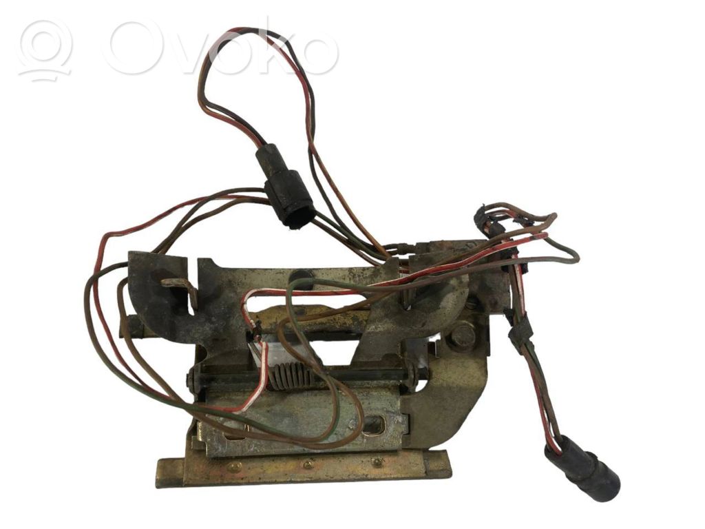 Holder/bracket for external opening handle at the front