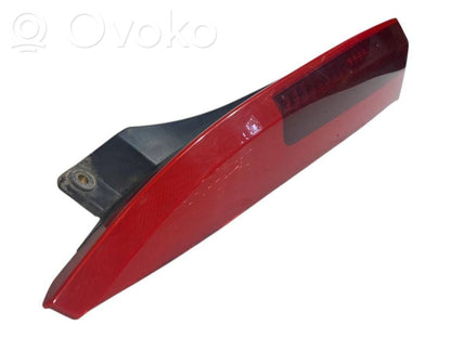 Aizmugurējais lukturis virsbūvē