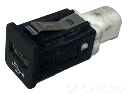 USB savienotājs