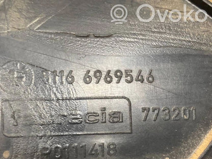 Sānu dekoratīvā apdare (priekšā)