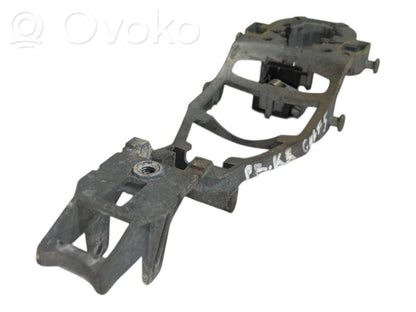 Priekšpusē turētājs / kronšteins ārējam atvēršanas rokturim