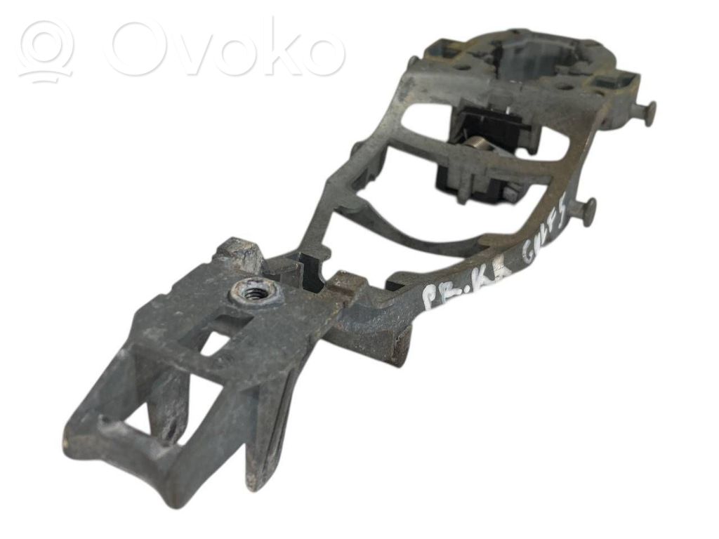 Priekšpusē turētājs / kronšteins ārējam atvēršanas rokturim