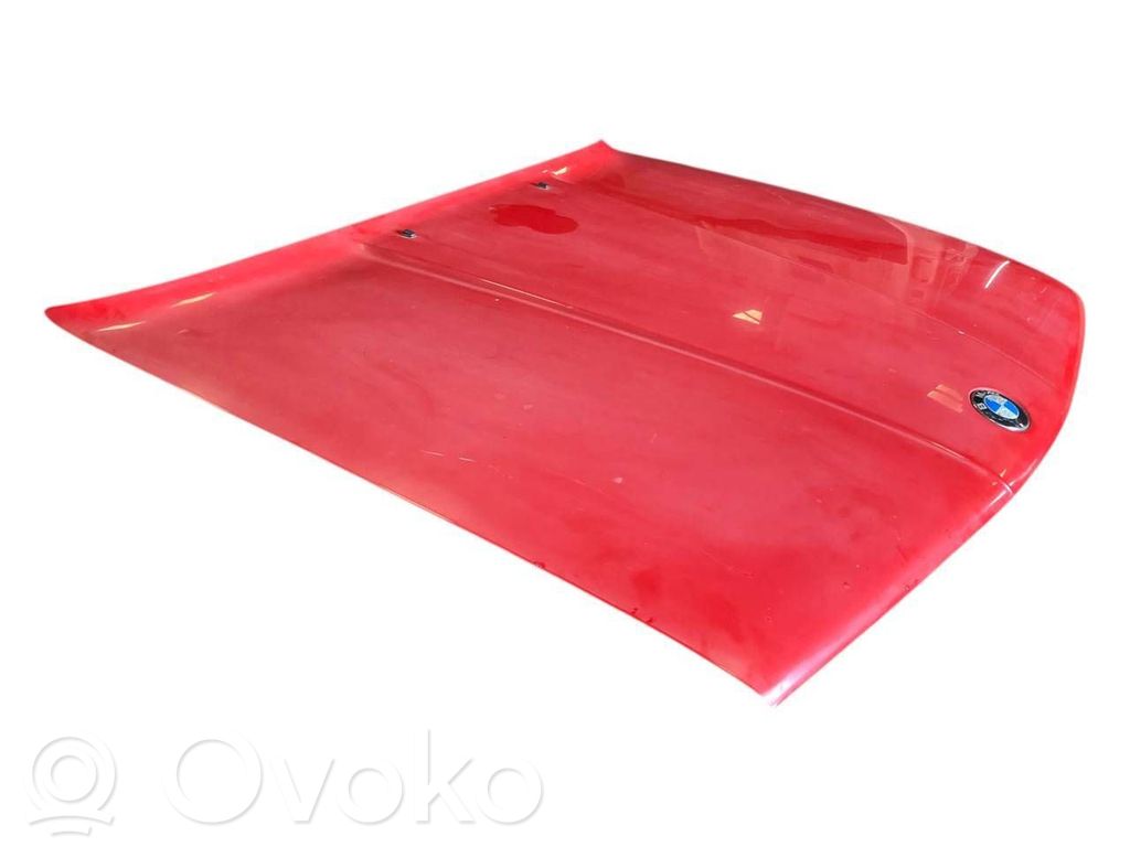 Dzinēja pārsegs (vāks)