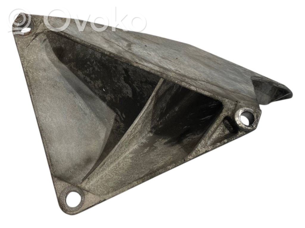 Кронштейн крепления двигателя