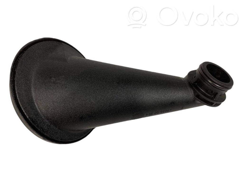 Oil supply pipe (in the crankcase)