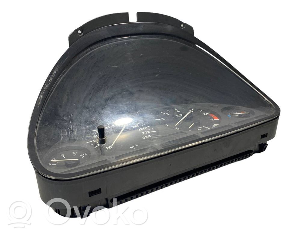 Speedometer (in the instrument panel)