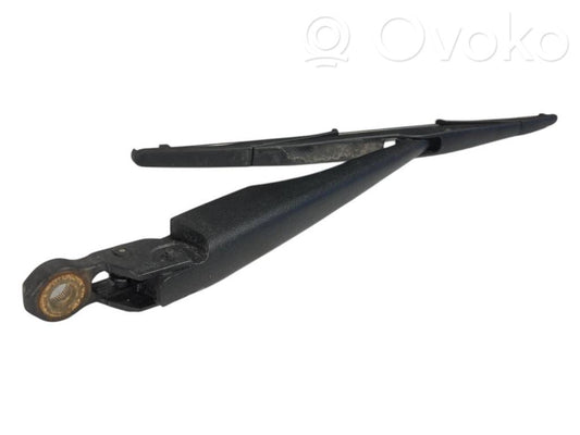 Aizmugurējā loga tīrītāja kājiņa