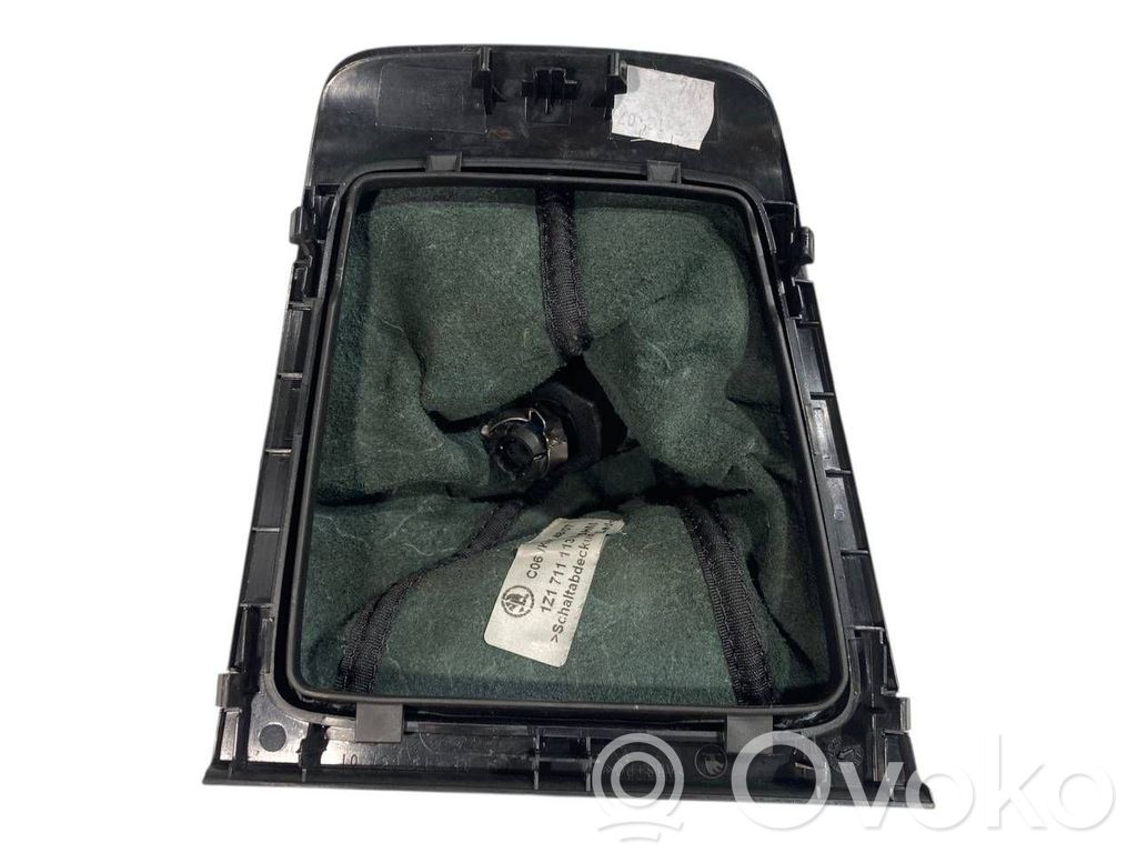 Ātrumu pārslēgšanas sviras dekoratīvā apdare (āda, uzgalis)