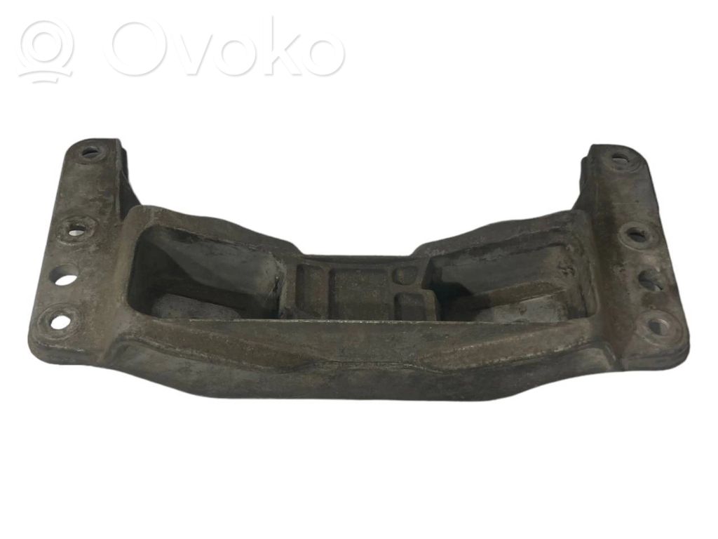 Transmission mounting bracket