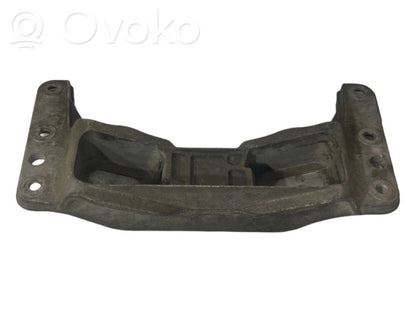 Transmission mounting bracket