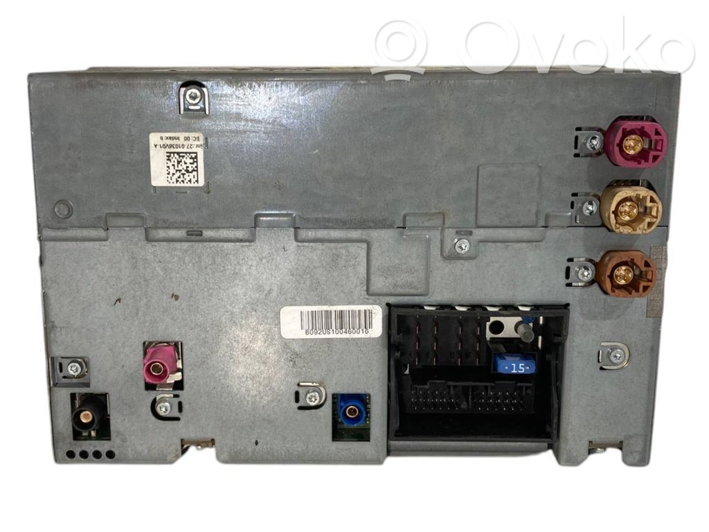 Radio / CD/DVD atskaņotājs / navigācija