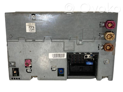 Radio / CD/DVD atskaņotājs / navigācija