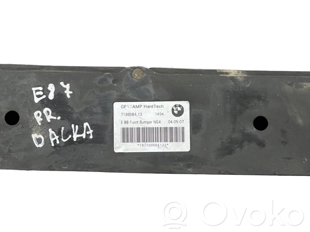 Priekšpusē bampera sija / balka