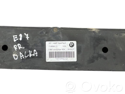 Priekšpusē bampera sija / balka