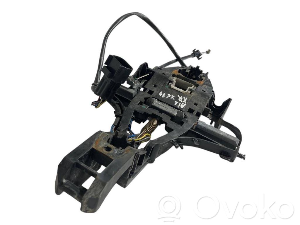 Aizmugurē turētājs / kronšteins ārējam atvēršanas rokturim