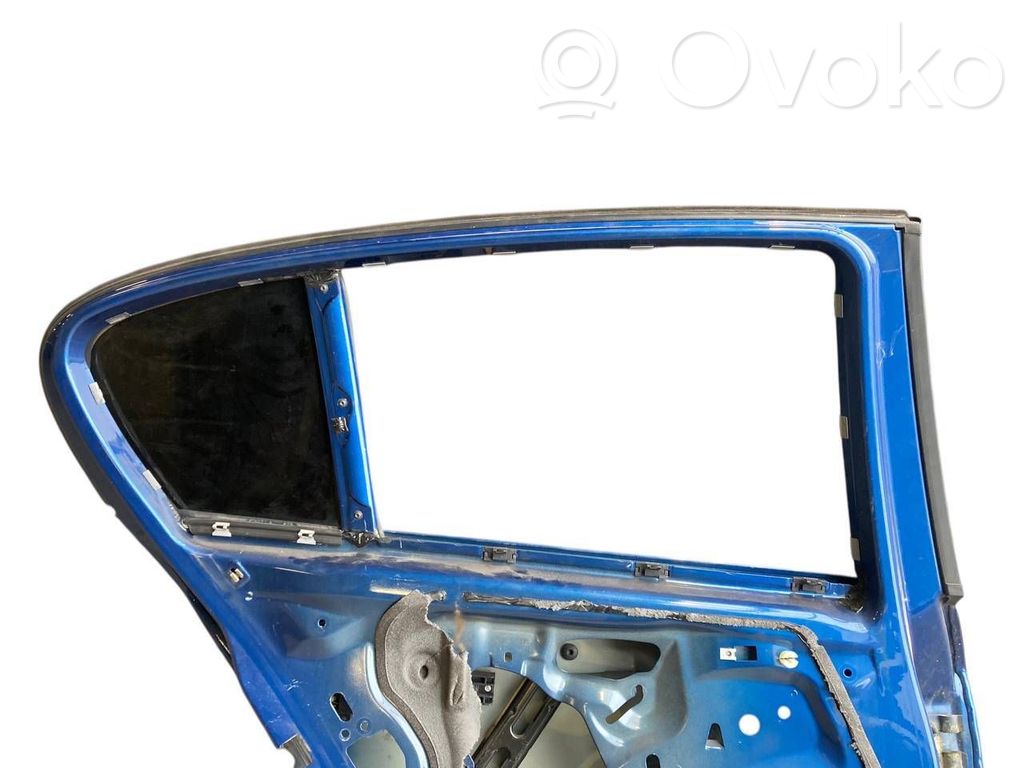 Aizmugurējās durvis