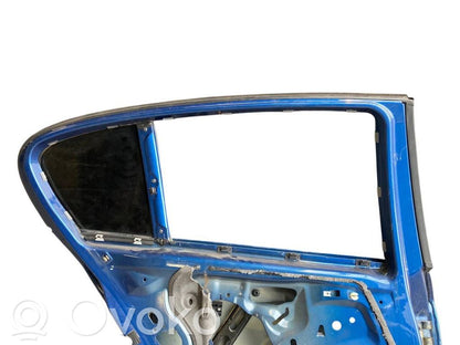 Aizmugurējās durvis