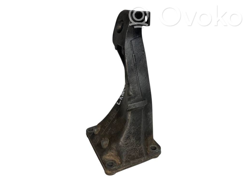 Dzinēja nostiprināšanas stiprinājums-kronšteins