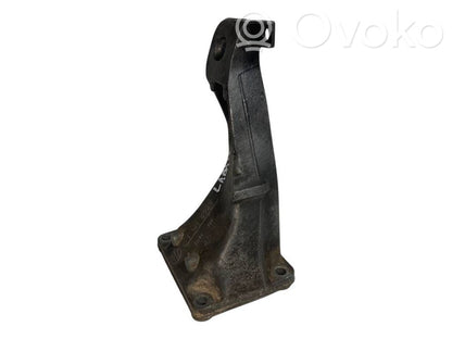 Dzinēja nostiprināšanas stiprinājums-kronšteins