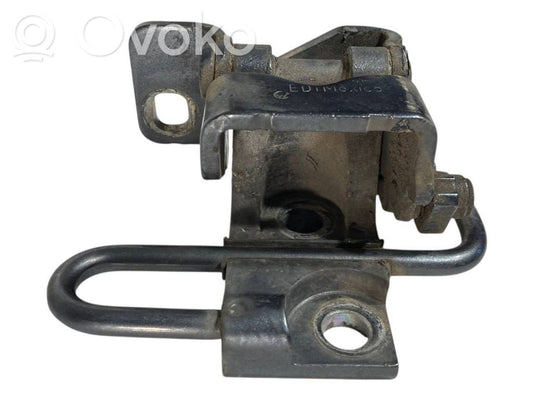 Aizmugurē apakšējā vira (eņģe)