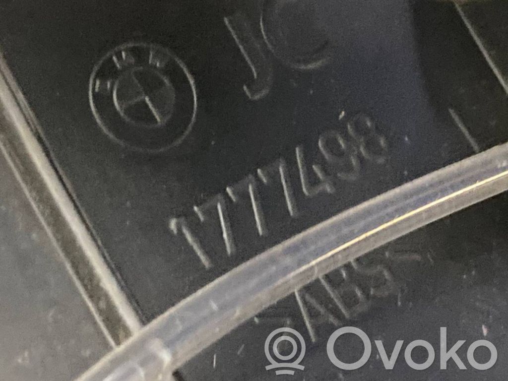 Apšuvums aizmugurējām durvīm