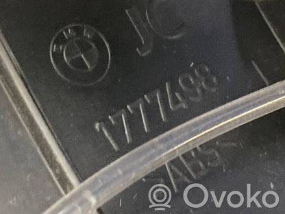 Apšuvums aizmugurējām durvīm