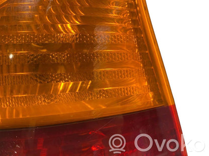 Aizmugurējais lukturis virsbūvē