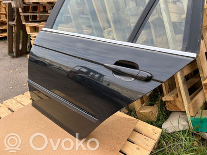 Aizmugurējās durvis