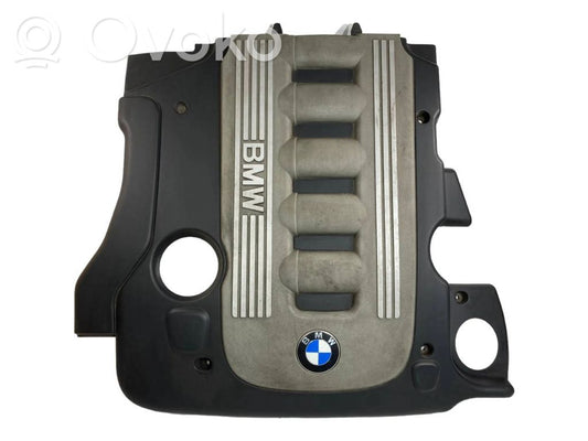 Dzinēja pārsegs (dekoratīva apdare)