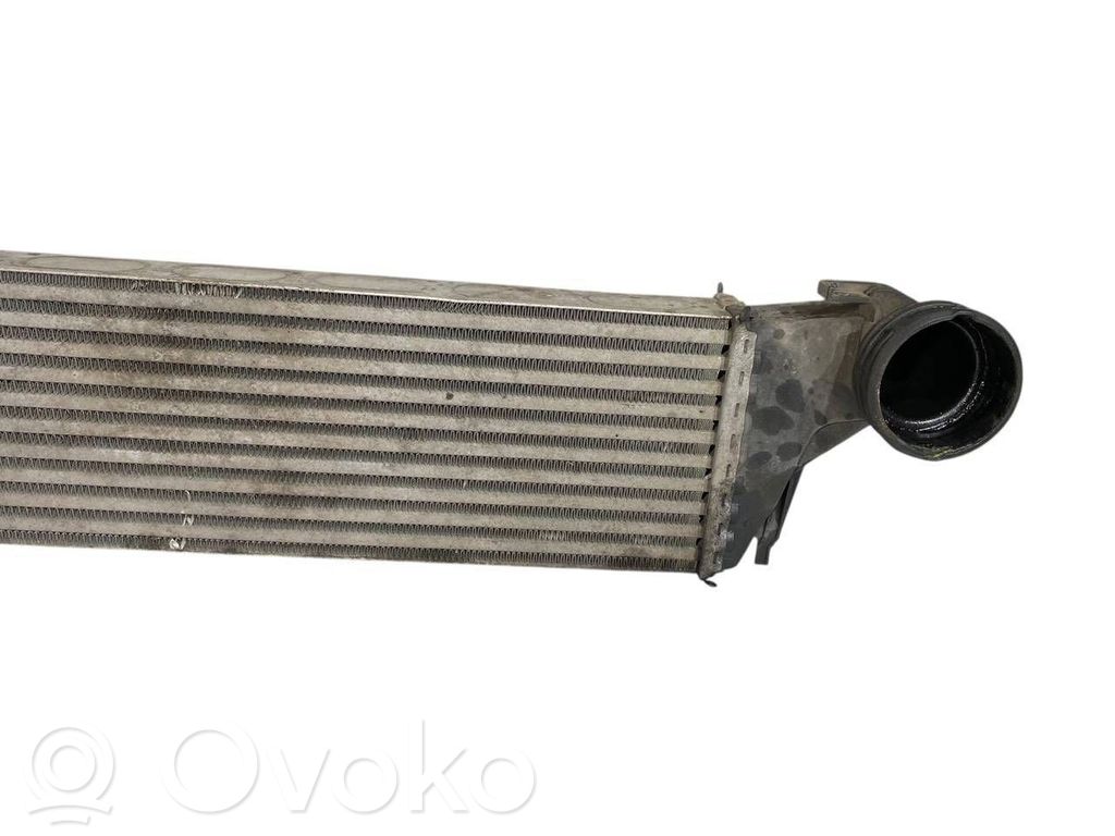 Starpdzesētāja radiators