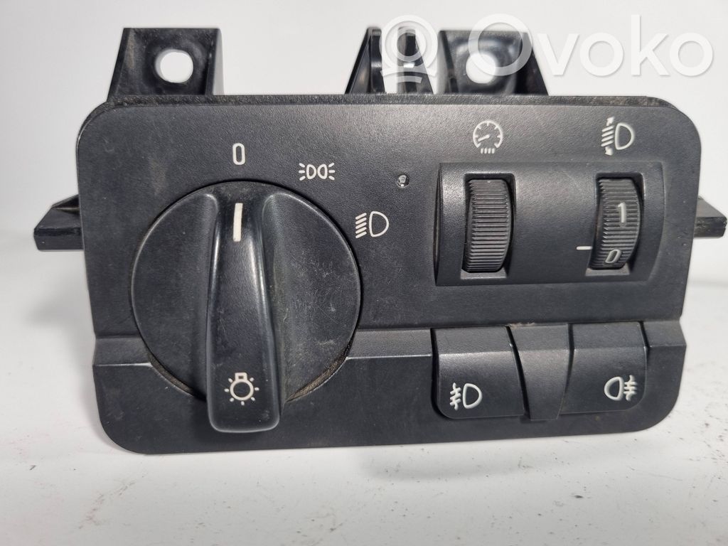 Headlight switch