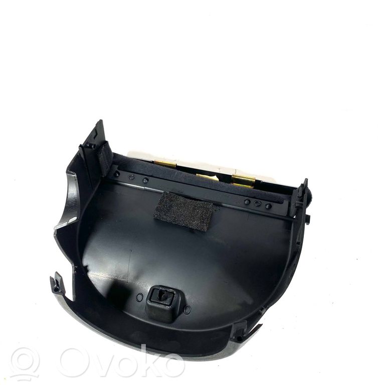 Stūres ass dekoratīvā apdare