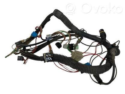 Pārnesumkārbas vadu instalācija