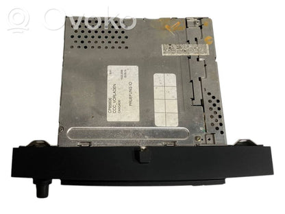 Radio / CD/DVD atskaņotājs / navigācija