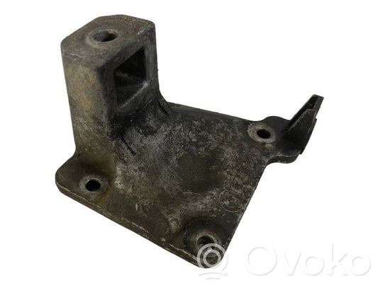Engine mounting bracket