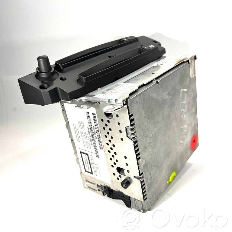 Radio / CD/DVD atskaņotājs / navigācija