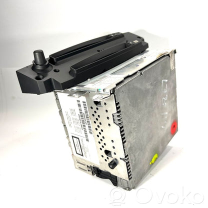 Radio / CD/DVD atskaņotājs / navigācija