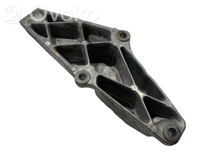 Dzinēja nostiprināšanas stiprinājums-kronšteins