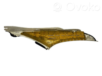 (C) statņa dekoratīvā apdare