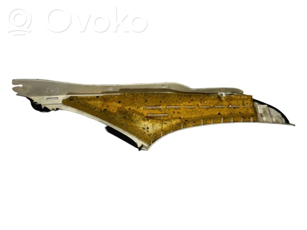 (C) statņa dekoratīvā apdare