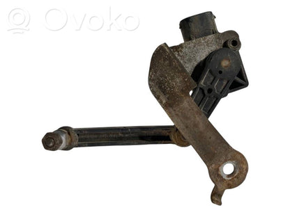 Augstuma sensors (priekšējo lukturu)