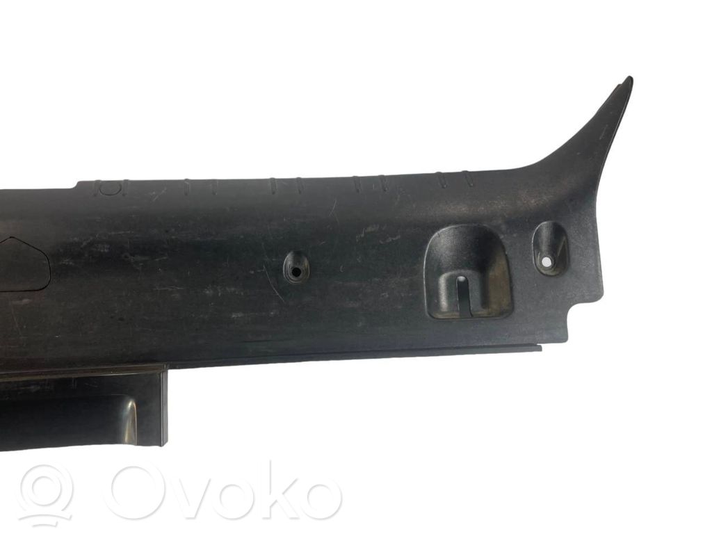 Bagāžnieka sliekšņa dekoratīvā apdare