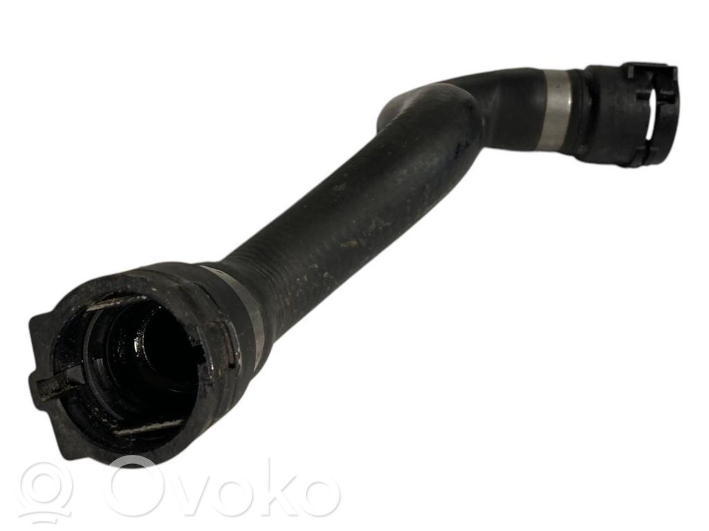 Caurulīte (-es) / šļūtene (-es)