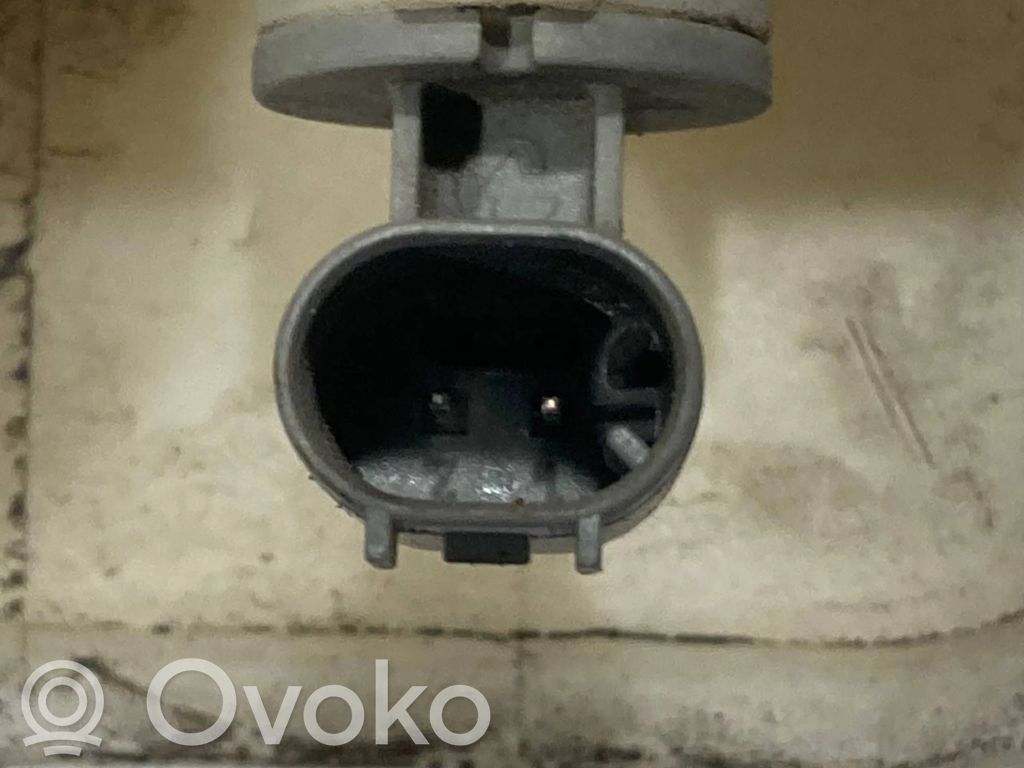 Window fluid tank