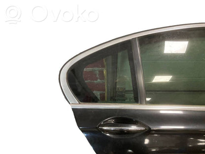 Задняя дверь