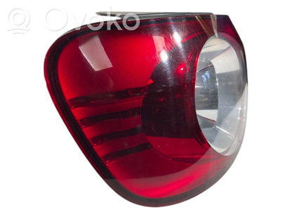 Aizmugurējais lukturis virsbūvē