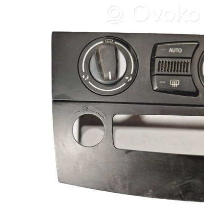 Air conditioning / climate control / interior heating control unit (in the passenger compartment)